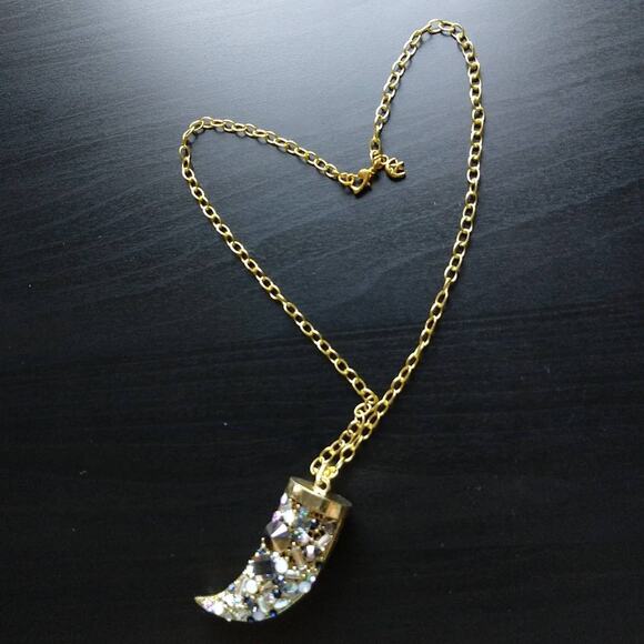 Claw Horn Tusk Necklace gold engraved detail rhinestone sparkle 20" chain - Picture 10 of 10